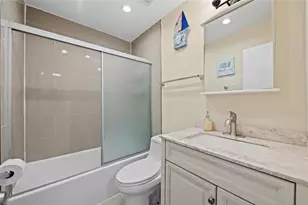 941 Crystal Lake Dr, Deerfield Beach, FL 33064 - Photo 12