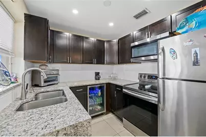 941  Crystal Lake Dr, Unit #403, Deerfield Beach, FL 33064 - Photo 10