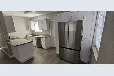 634 W 35th Street, Hialeah, FL 33012 - Photo 2