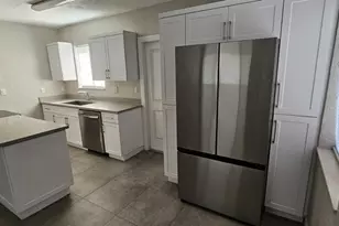 634 W 35th St, Hialeah, FL 33012 - Photo 2