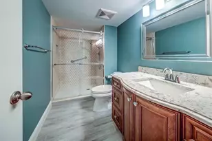 370 NW 76th Ave, Margate, FL 33063 - Photo 8