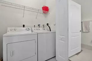 100 Jacaranda Country Club Dr, Plantation, FL 33324 - Photo 26