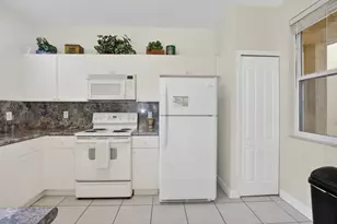 100 Jacaranda Country Club Dr, Plantation, FL 33324 - Photo 10