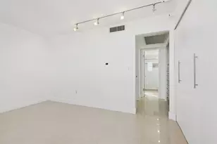 6450 Collins Ave, Miami Beach, FL 33141 - Photo 22