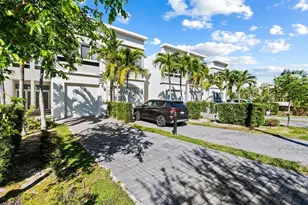 2477 NE 135th St, North Miami, FL 33181 - Photo 32