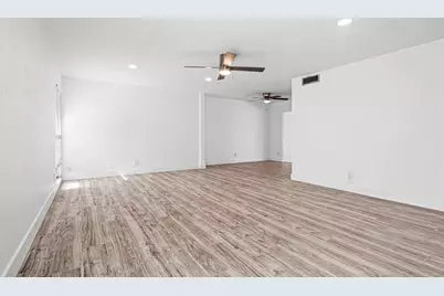 7007 NW 64th St, Tamarac, FL 33321 - Photo 10