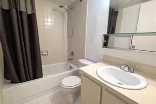 1740 NW North River Dr Unit, Miami, FL 33125 - Photo 10