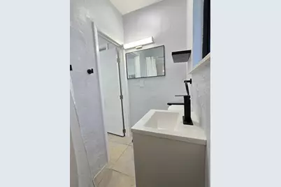 5020 E 10th Avenue, Hialeah, FL 33013 - Photo 10