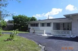 819 N Highland Dr, Hollywood, FL 33021 - Photo 2
