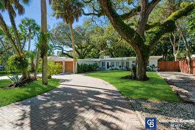 2437 SW 30th Av - Photo 1