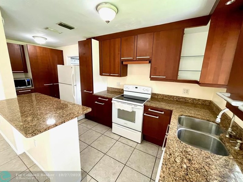 1411 79th Way, Hollywood FL  33024-5139 exterior