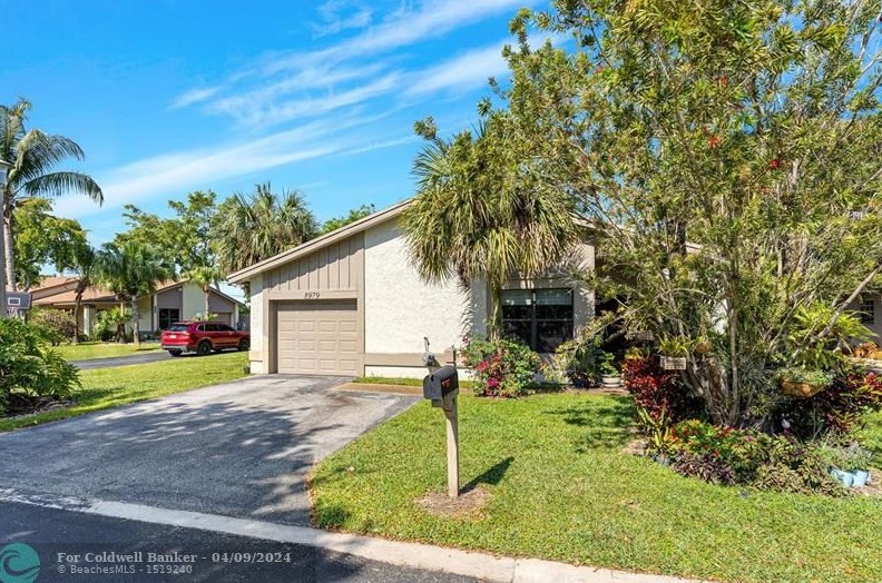 8979 Old Pine Way, Boca Raton FL  33433-3153 exterior