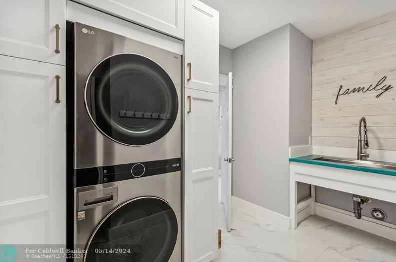 952 191 Ave, Hollywood FL 33029-5373 exterior