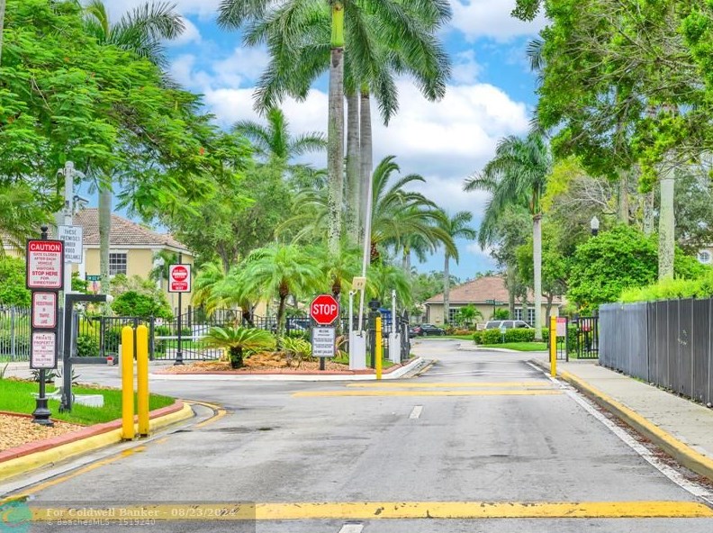 12101 Sw 2nd St, Hollywood, FL 33025