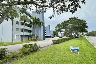 5301 NW 2nd Ave, Boca Raton, FL 33487 - Photo 2