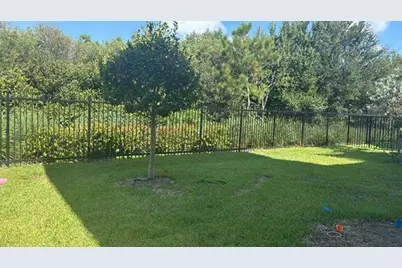 2652 NW 87th Ter, Pembroke Pines, FL 33024 - Photo 24