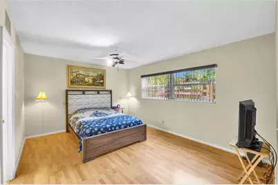 1015  Country Club Dr, Unit #203, Margate, FL 33063 - Photo 4