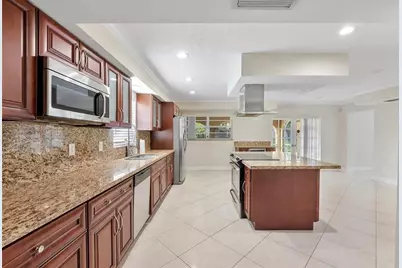 9030 NW 32nd St, Coral Springs, FL 33065 - Photo 24