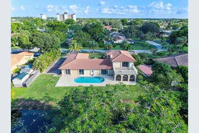 9030 NW 32nd St, Coral Springs, FL 33065 - Photo 12