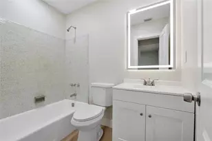 617 NE 38th St, Oakland Park, FL 33334 - Photo 18