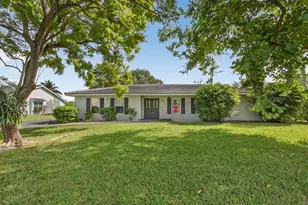 2421 NW 114th Ave, Coral Springs, FL 33065 - Photo 4