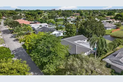 2421 NW 114th Ave, Coral Springs, FL 33065 - Photo 18