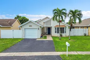 9941 NW 45th St, Sunrise, FL 33351 - Photo 2