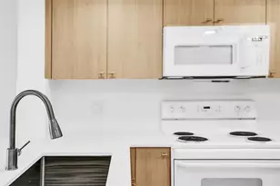 9470 Tangerine Pl, Davie, FL 33324 - Photo 8