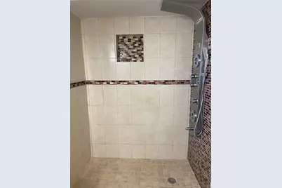 9370  Sunrise Lakes Blvd, Unit #105, Sunrise, FL 33322 - Photo 12