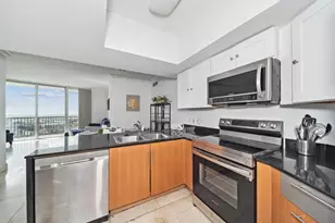 1750 N Bayshore Dr, Miami, FL 33132 - Photo 2