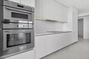 700 NE 24th St, Miami, FL 33137 - Photo 12