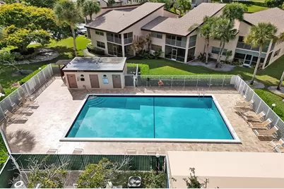 8740  Azalea Ct, Unit #102, Tamarac, FL 33321 - Photo 4