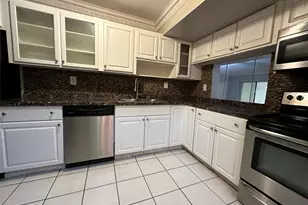 6630 Racquet Club Dr, Lauderhill, FL 33319 - Photo 6