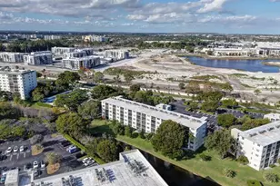 2230 N Cypress Bend Dr, Pompano Beach, FL 33069 - Photo 58