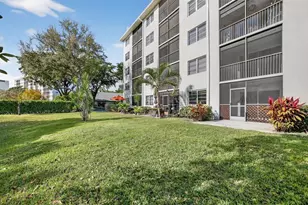 2230 N Cypress Bend Dr, Pompano Beach, FL 33069 - Photo 42