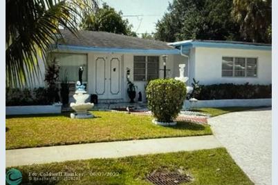 2732 NW 9th Ter - Photo 1