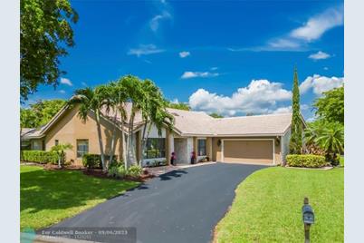 10560 NW 3rd Pl, Coral Springs, FL 33071 - Photo 1