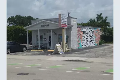 321 NE 44th St, Oakland Park, FL 33334 - Photo 1