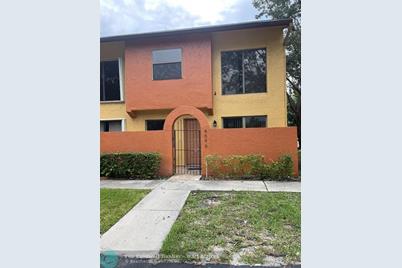 9060 NW 45th Ct - Photo 1