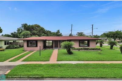 2000 NW 11th Ave - Photo 1