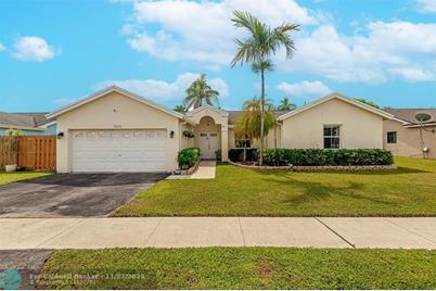 9510 NW 52nd Ct - Photo 1
