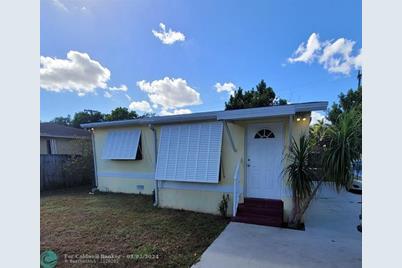 15840 NW 41st Ave - Photo 1