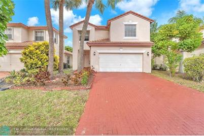6337 NW 39th Ct - Photo 1