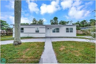 3360 NW 7th Ct - Photo 1