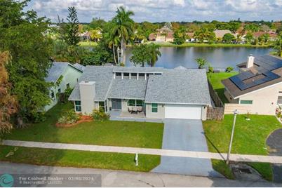 7365 NW 52nd Ct - Photo 1