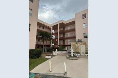 2851  Somerset Dr, Unit #409, Lauderdale Lakes, FL 33311 - Photo 1