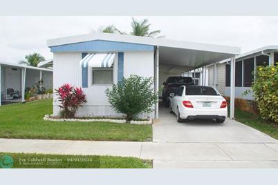 5230 SW 24th Ave - Photo 1