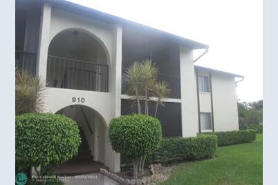 4962  Sable Pine Cir, Unit #B2, West Palm Beach, FL 33417 - Photo 1