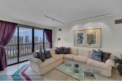 1000 W Island Blvd, Unit #2607, Aventura, FL 33160 - Photo 1