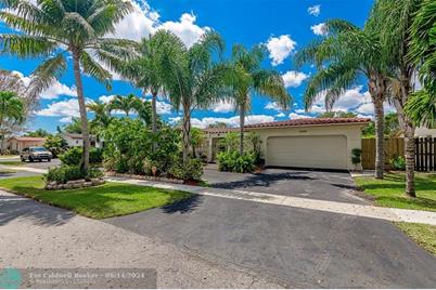 10500 NW 4th St, Plantation, FL 33324 - Photo 1